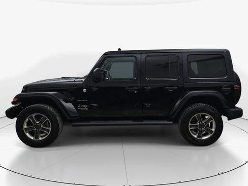 Used 2019 Jeep Wrangler Unlimited Sahara AWD/4WD image 6