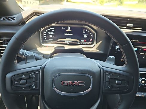 Used 2024 GMC Sierra 1500 AT4 w/ Technology Package AWD/4WD image 22