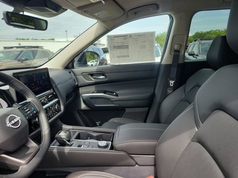 New 2026 Nissan Pathfinder SL AWD/4WD image 17