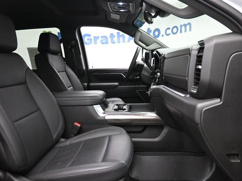 Used 2025 Chevrolet Silverado 2500 LTZ w/ LTZ Plus Package image 7