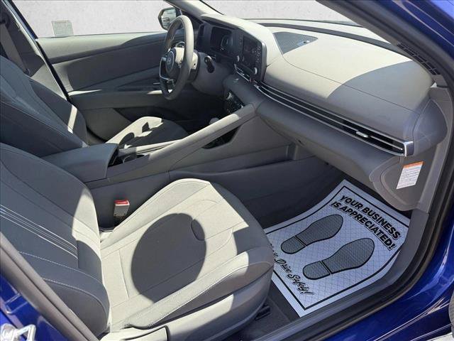 Used 2025 Hyundai Elantra Hybrid FWD image 16