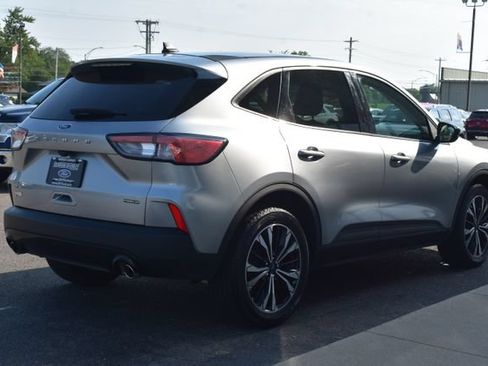 Used 2022 Ford Escape SE w/ SE Sport Appearance Package AWD/4WD image 10