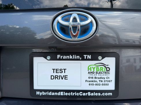 Used 2022 Toyota Prius LE FWD image 3