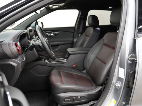 Used 2025 Chevrolet Blazer RS image 4