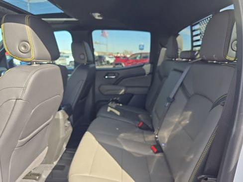 Certified 2025 Chevrolet Colorado ZR2 w/ Technology Package image 20