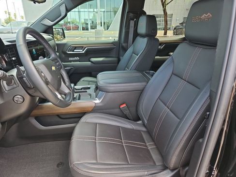 Used 2024 Chevrolet Silverado 1500 High Country w/ High Country Premium Package AWD/4WD image 23