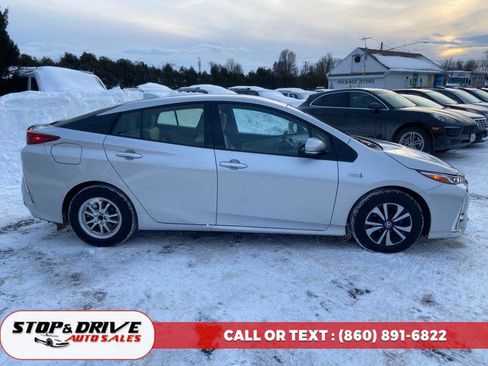 Used 2018 Toyota Prius Prime Advanced image 6