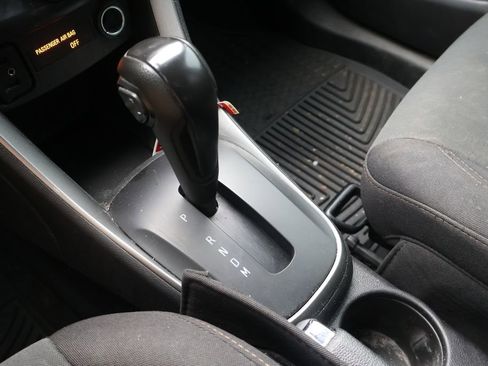 Used 2019 Chevrolet Trax LS AWD/4WD image 23