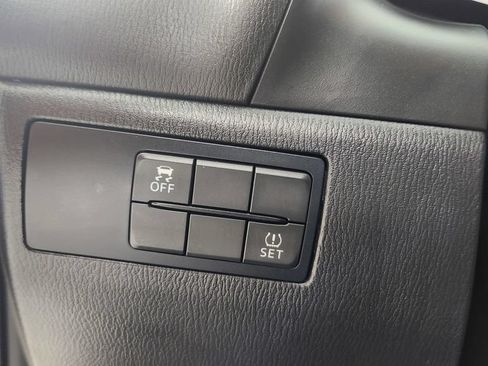 Used 2017 MAZDA MAZDA3 Sport FWD image 18