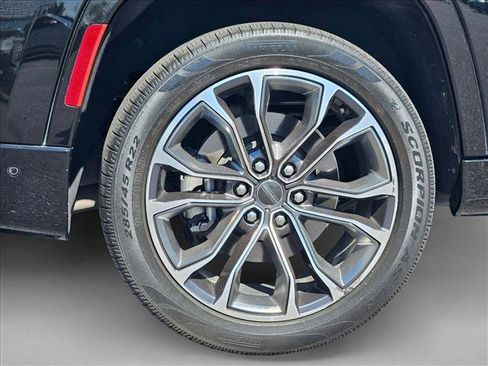 Used 2022 Jeep Grand Wagoneer Series III image 18