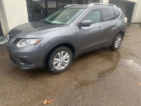 Used 2014 Nissan Rogue SV w/ SV Premium Package FWD image 4