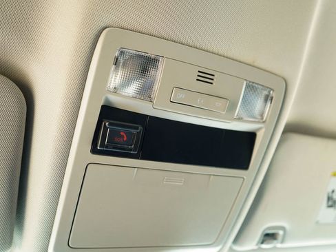 Used 2020 Toyota Tacoma SR RWD image 9