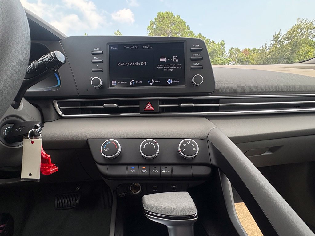 New 2026 Hyundai Elantra SE FWD image 26