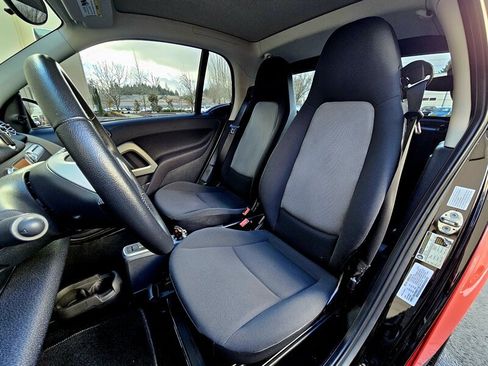 Used 2013 smart fortwo pure RWD image 33