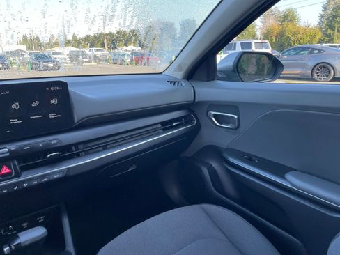 Used 2025 Kia K4 LXS image 34