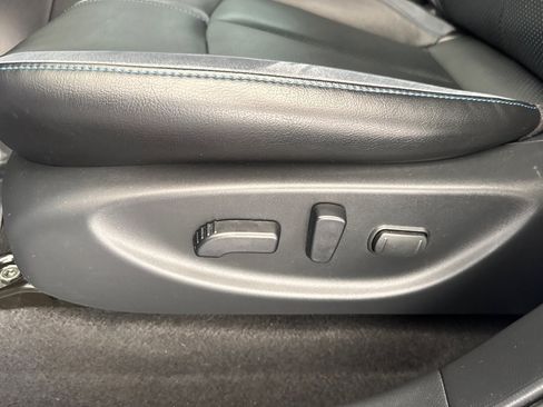 Used 2018 Nissan Leaf SL w/ SL Technology Package FWD image 14