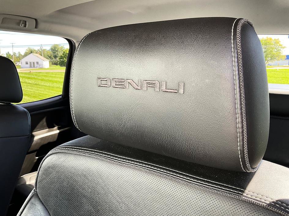 Used 2018 GMC Sierra 2500 Denali w/ Duramax Plus Package AWD/4WD image 30