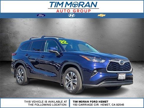 Used 2022 Toyota Highlander XLE image 1