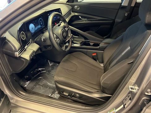 Used 2021 Hyundai Elantra SEL w/ Convenience + Premium Package FWD image 6