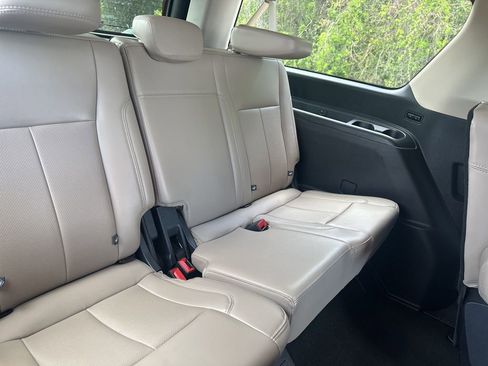 Used 2024 Ford Expedition Max XLT image 15