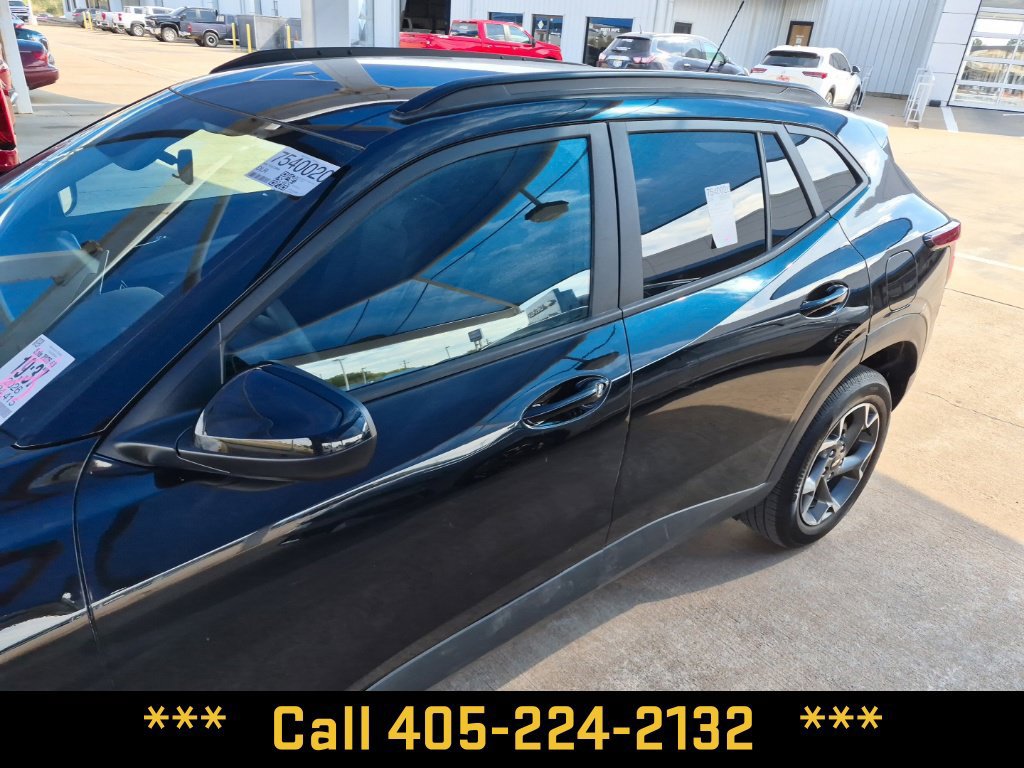 Used 2026 Chevrolet Trax LT FWD image 7
