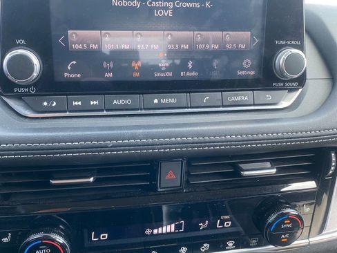 Used 2021 Nissan Rogue SV w/ Premium Package image 28