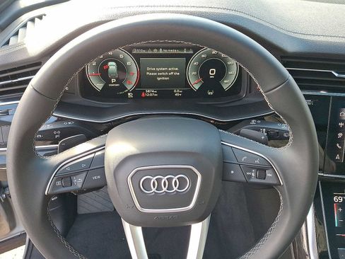 Certified 2025 Audi Q7 2.0T Premium w/ Convenience Plus Package image 16