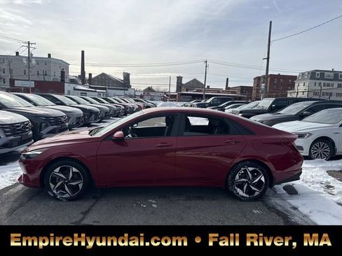 Used 2023 Hyundai Elantra SEL w/ Convenience Package image 8