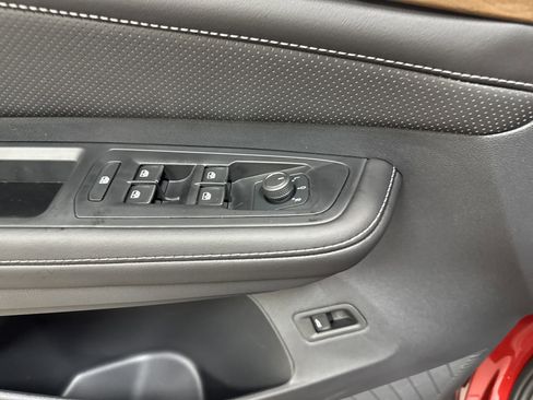 New 2025 Volkswagen Atlas SE image 26