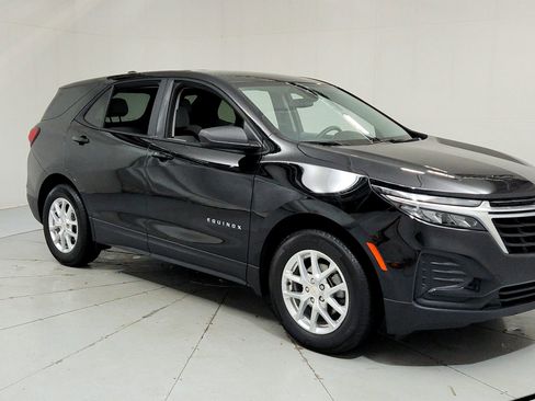 Certified 2024 Chevrolet Equinox LS w/ LS Convenience Package FWD image 7