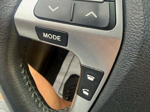 Used 2012 Toyota Highlander Limited w/ Tow Pkg AWD/4WD image 19