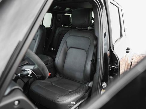 Used 2024 Land Rover Defender 110 V8 image 21