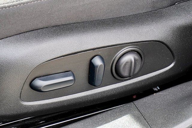 Used 2025 Chevrolet Malibu RS FWD image 23