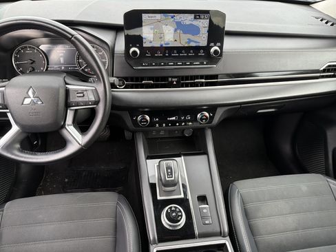 Used 2024 Mitsubishi Outlander SE FWD image 21