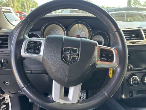 Used 2014 Dodge Challenger R/T RWD image 11