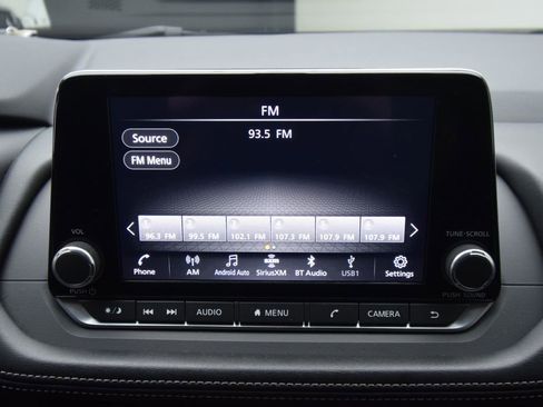 Used 2024 Nissan Rogue SV image 16