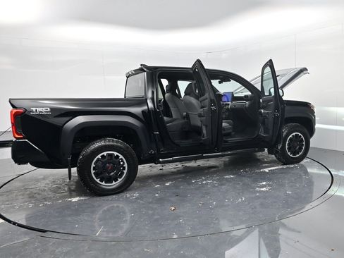 Used 2024 Toyota Tacoma TRD Off-Road image 51