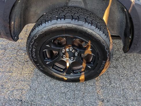 Used 2015 RAM 1500 Laramie w/ Convenience Group image 11