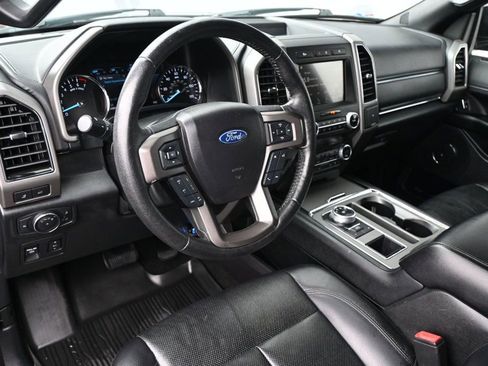 Used 2019 Ford Expedition XLT w/ Equipment Group 202A RWD image 7