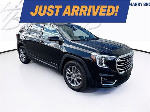 Used 2024 GMC Terrain SLT w/ Infotainment Package II image 1