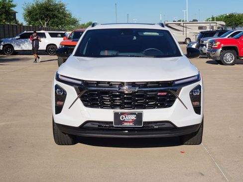 Used 2025 Chevrolet Trax RS w/ Sunroof Package FWD image 10
