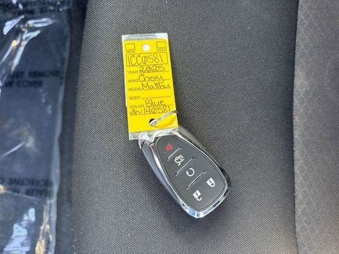 Used 2025 Chevrolet Malibu LT FWD image 30