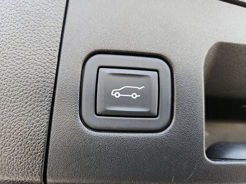 Certified 2023 Cadillac XT4 Luxury w/ Cold Weather Package image 26