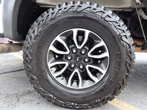 Used 2014 Ford F150 Raptor w/ Equipment Group 801A Luxury AWD/4WD image 34