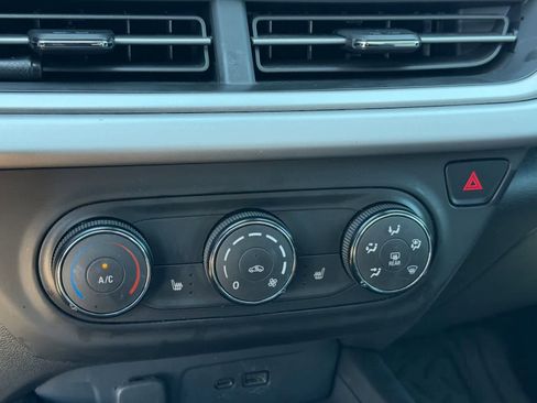 Used 2024 Chevrolet Trax LS w/ LS Convenience Package image 12