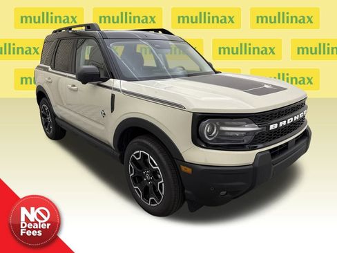 New 2025 Ford Bronco Sport Outer Banks w/ Outer Banks Tech Package+ AWD/4WD image 1