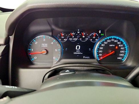 Used 2017 Chevrolet Suburban LT w/ LT Signature Package AWD/4WD image 15
