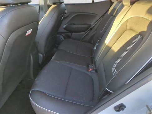 Used 2023 Hyundai Venue Limited image 23