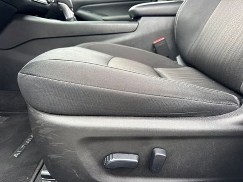 Used 2024 Nissan Altima 2.5 SV image 13