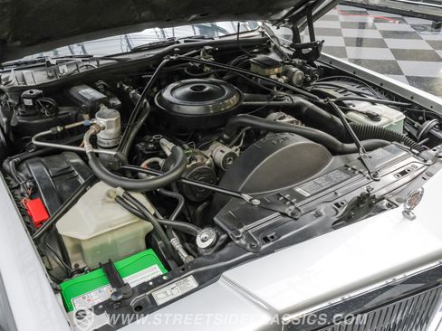 Used 1991 Cadillac Brougham image 38